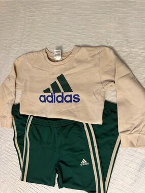 adidas Kids Beige Sweatshirt with Green Logo & Dark Green Track Pants size 6